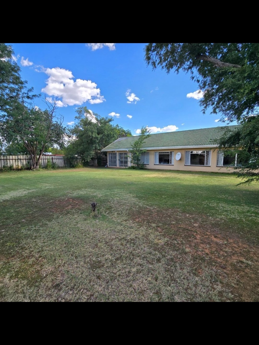 4 Bedroom Property for Sale in Brandwag Free State